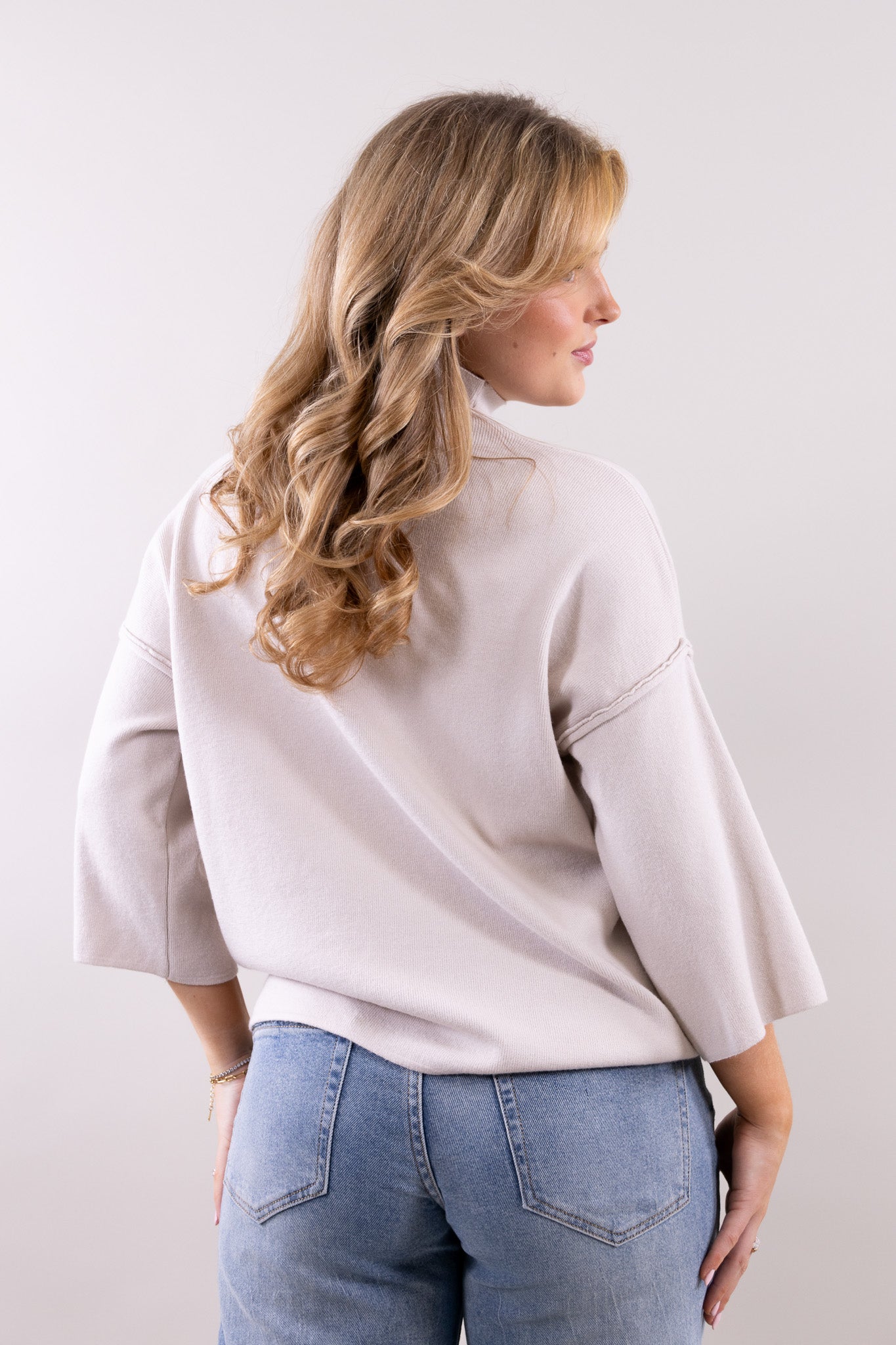 Lyra basic top